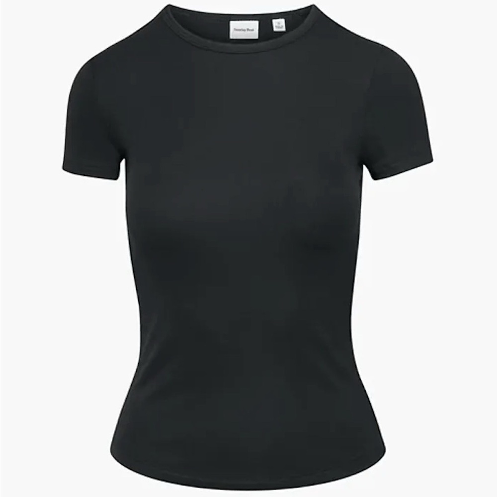 Aritzia Sunday Best Bliss Hip T Shirt in Black